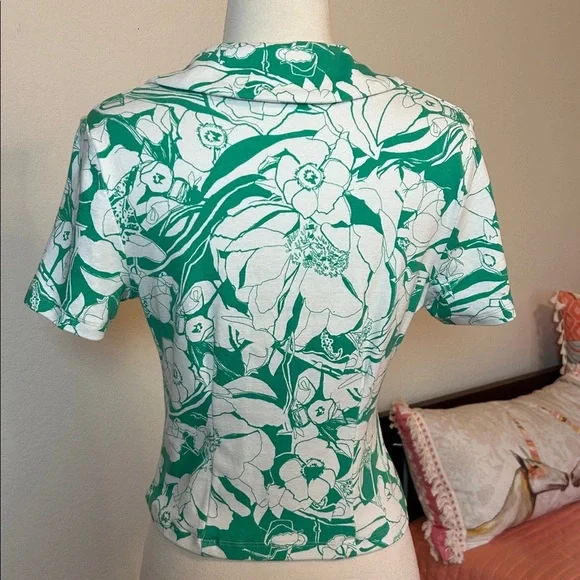 Anthropologie Maeve green white floral ruched button front cropped top size M - Picture 8 of 14